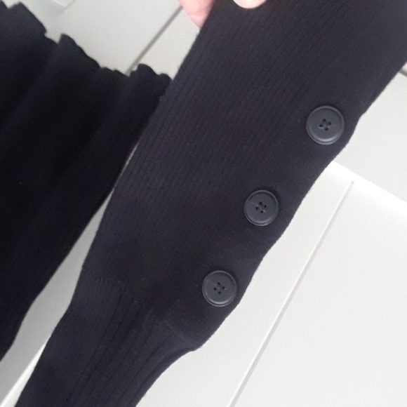 NEW!! MOTH (ANTHROPOLOGIE) RIBBED TURTLENECK.. - Picture 2 of 7